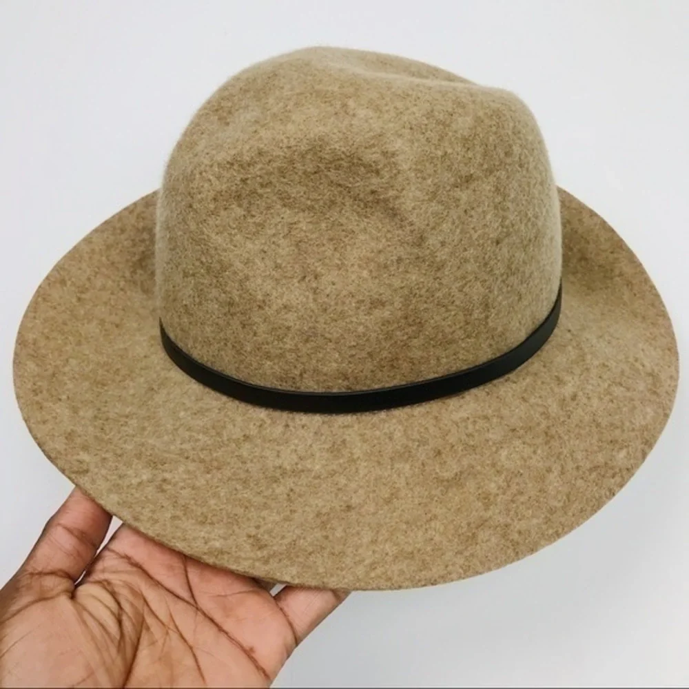 Tan women’s wool hat